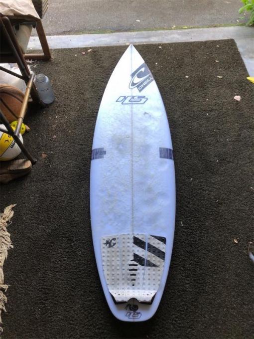 Hayden shapes 5’10 white noise 