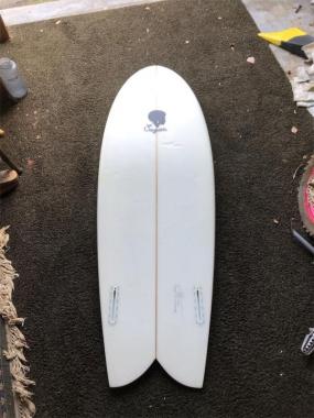 5’4 sugar Chilli surfboards 