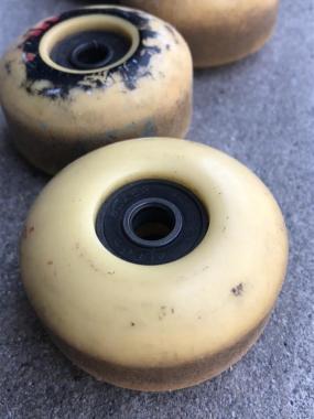 Used skateboard wheels with bearings