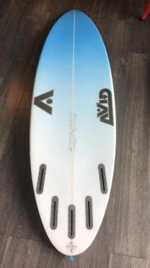 Surfboard 5’9 AVID Surfboards 5 Fin Option Future Fin Boxes