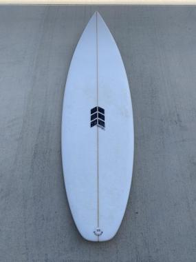 5'7" Ryan Sakal / Aryse Surfboard (26 Liters)