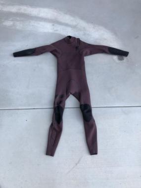 Hurley 2mm Advantage suit // Size Men’s small 