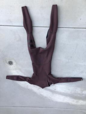 Hurley 2mm Advantage suit // Size Men’s small 