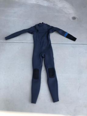 3/2 Billabong Chest Zip // Size 16 youth 