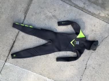 5/4mm billabong furnace wetsuit with hood 