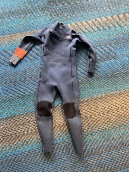 3/2 rip curl wetsuit size 14
