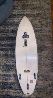 5”4 surf board