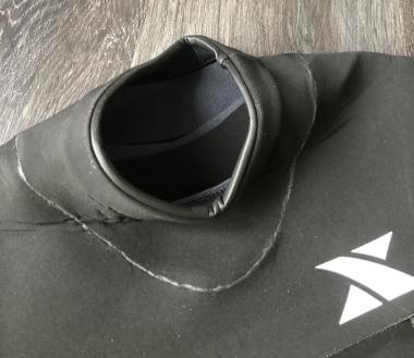 Wetsuit - New! 3/2 Chest Zip, Welded & Glued Seams, Chest and Back Fur Lined Fullsuit. Size Medium, 