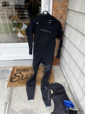 O'Neill Wet Suit (L)