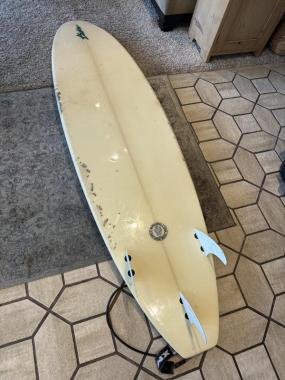 Becker Hybrid 6’4” surfboard