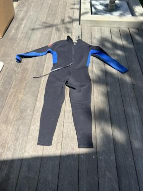 O’Neil  wetsuit- Great shape