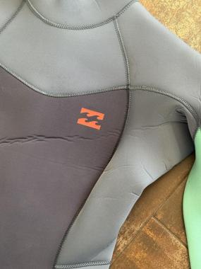 Billabong synergy furnace size 4 women’s used once