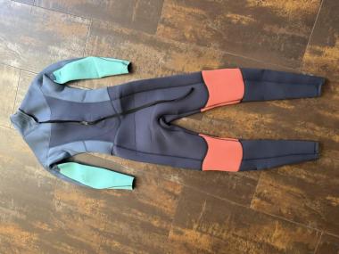 Billabong synergy furnace size 4 women’s used once